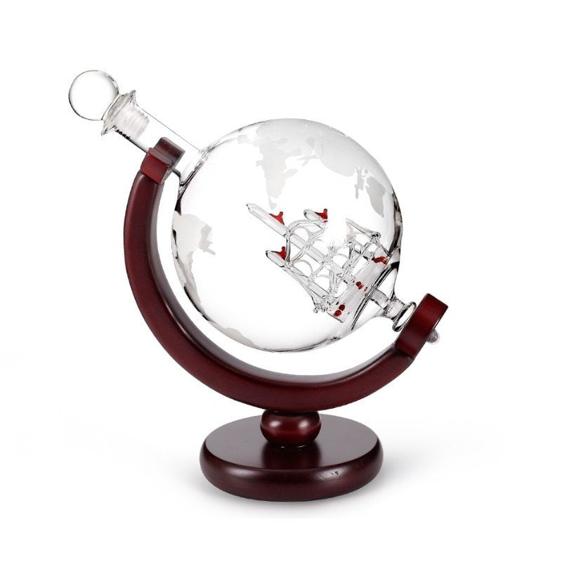 ELEGANT GLOBE DECENTER SET WITH TWO WHISKEY GLASSES